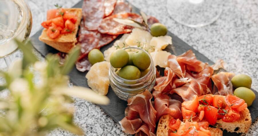 How to Build a Budget-Friendly Charcuterie Board at Home